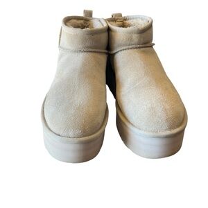 Micro mini platfrom UGGs (like new)